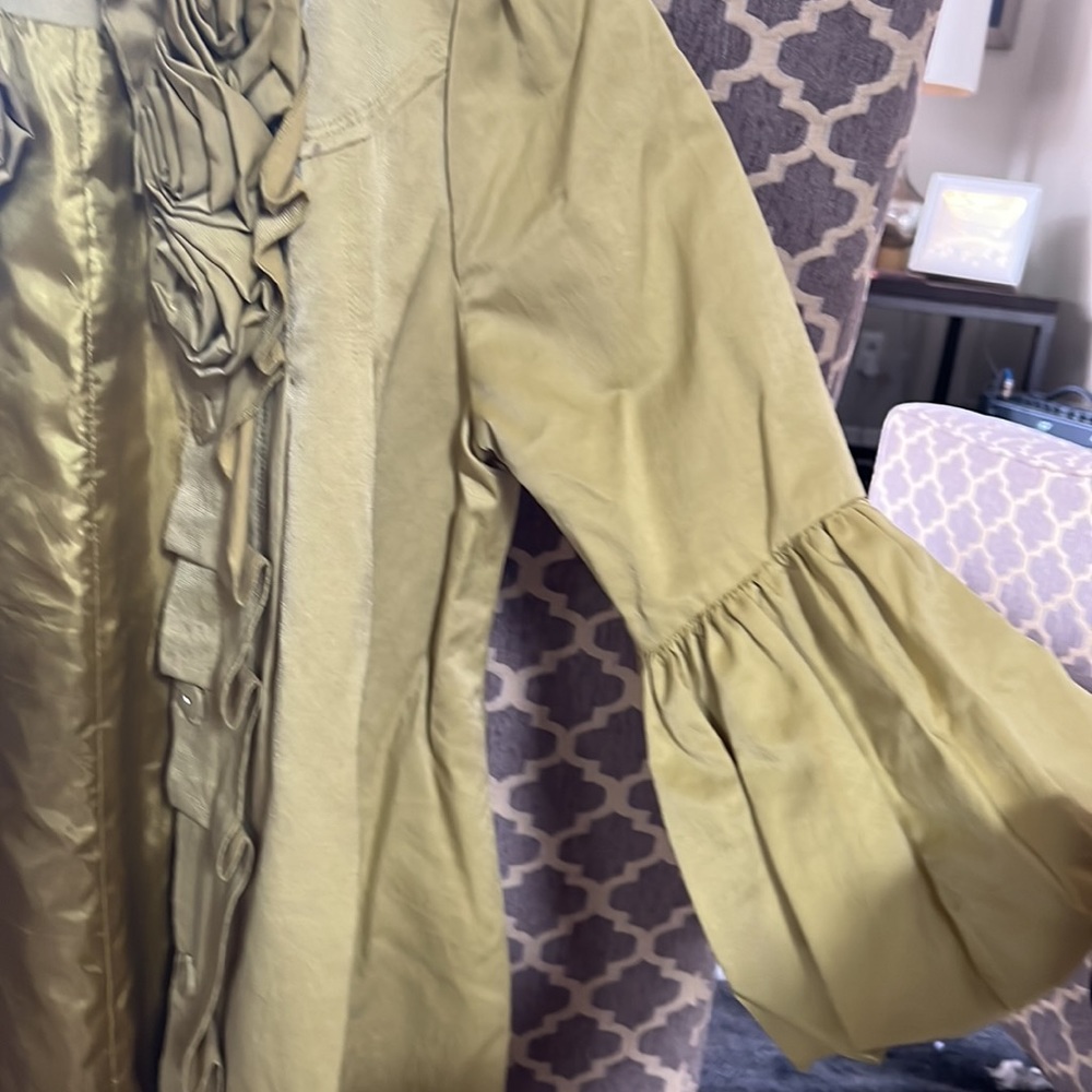 Yellow jacket size small Ryu - Picture 5 of 6